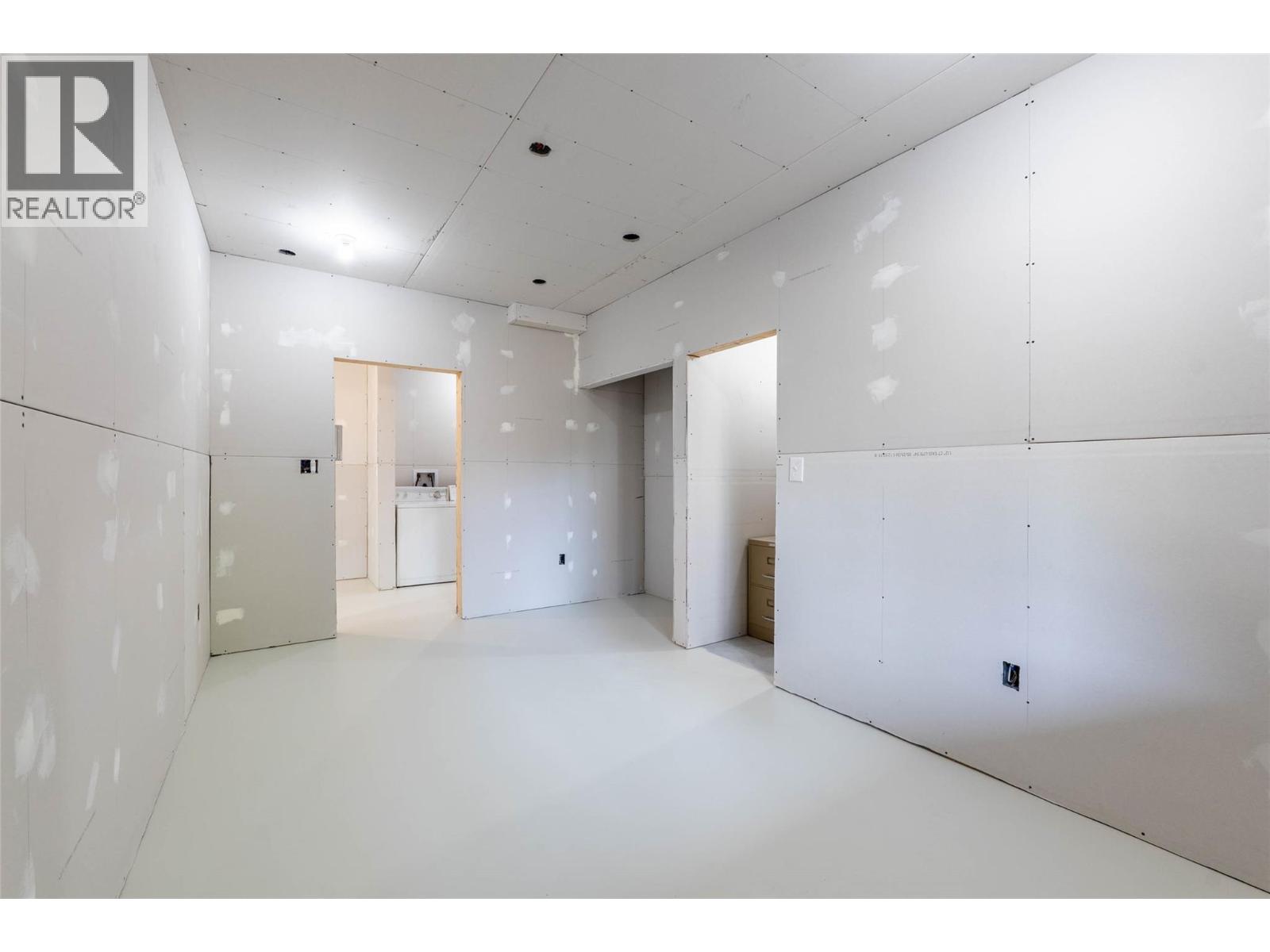 8774 6 Highway, Salmo