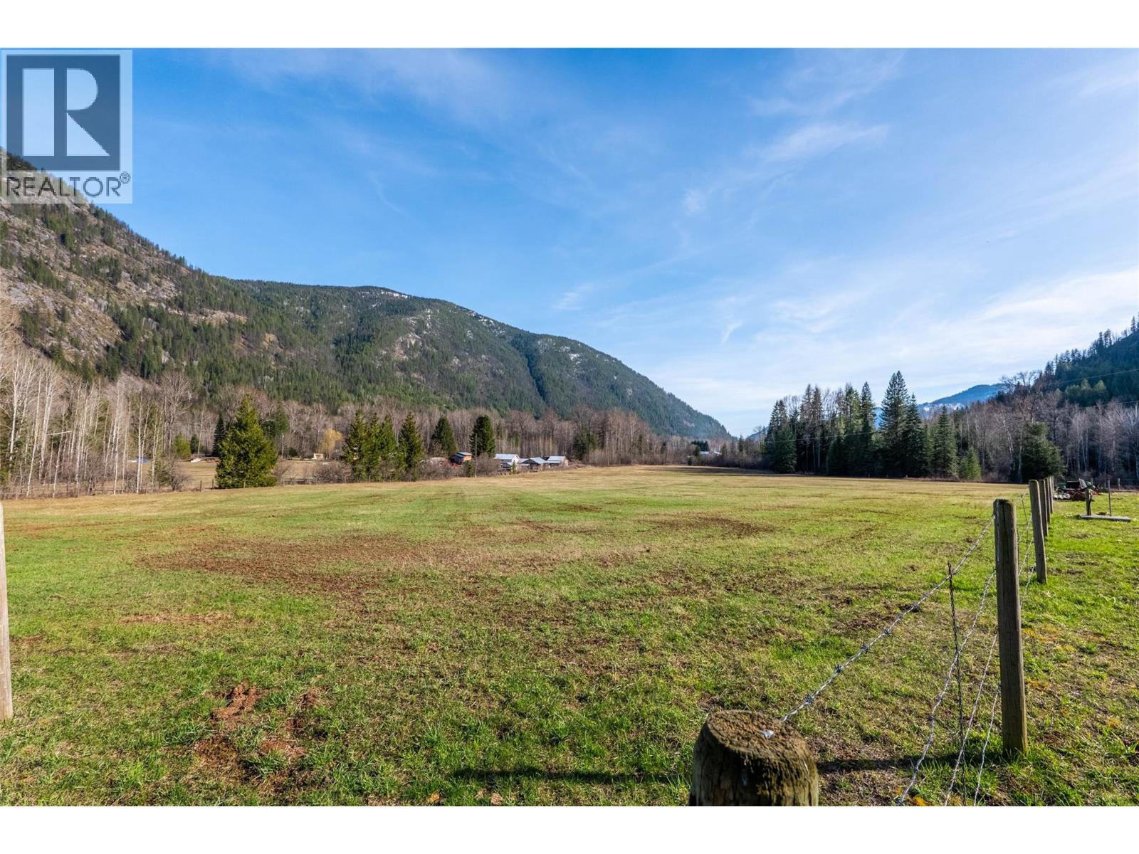 8774 6 Highway, Salmo