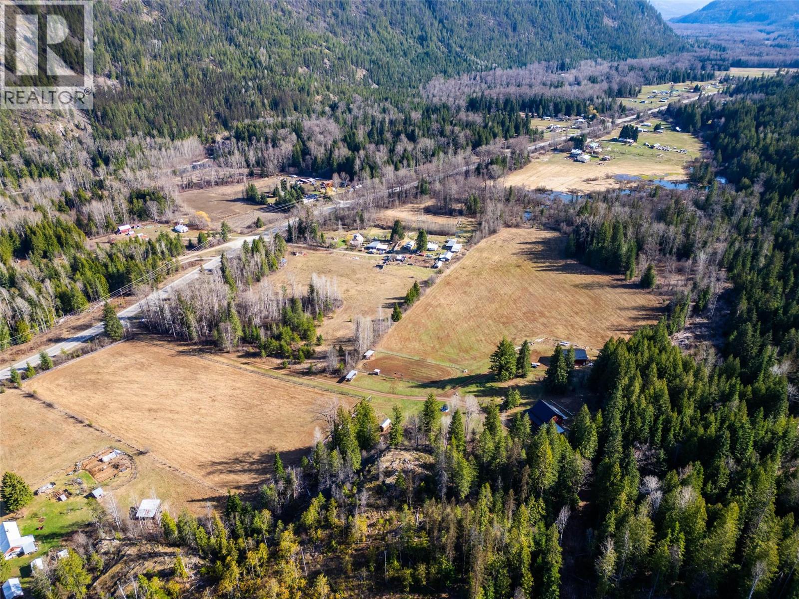 8774 6 Highway, Salmo