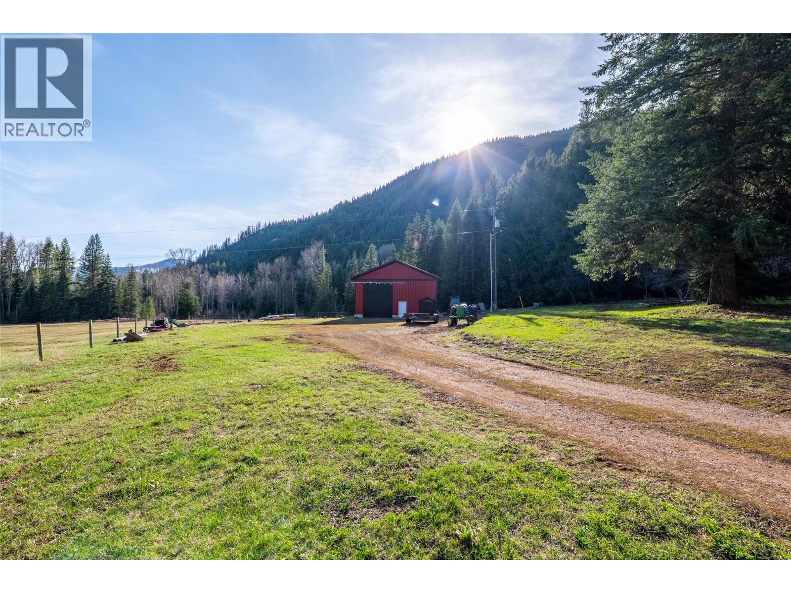 8774 6 Highway, Salmo