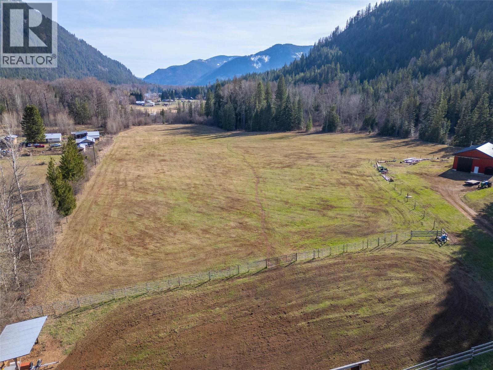 8774 6 Highway, Salmo