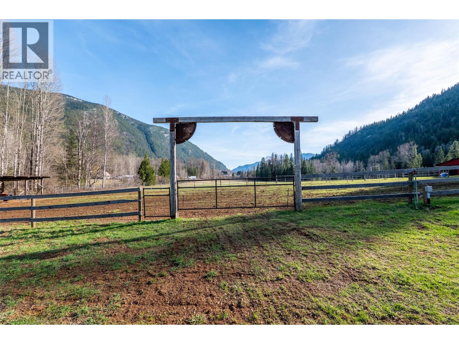 8774 6 Highway, Salmo