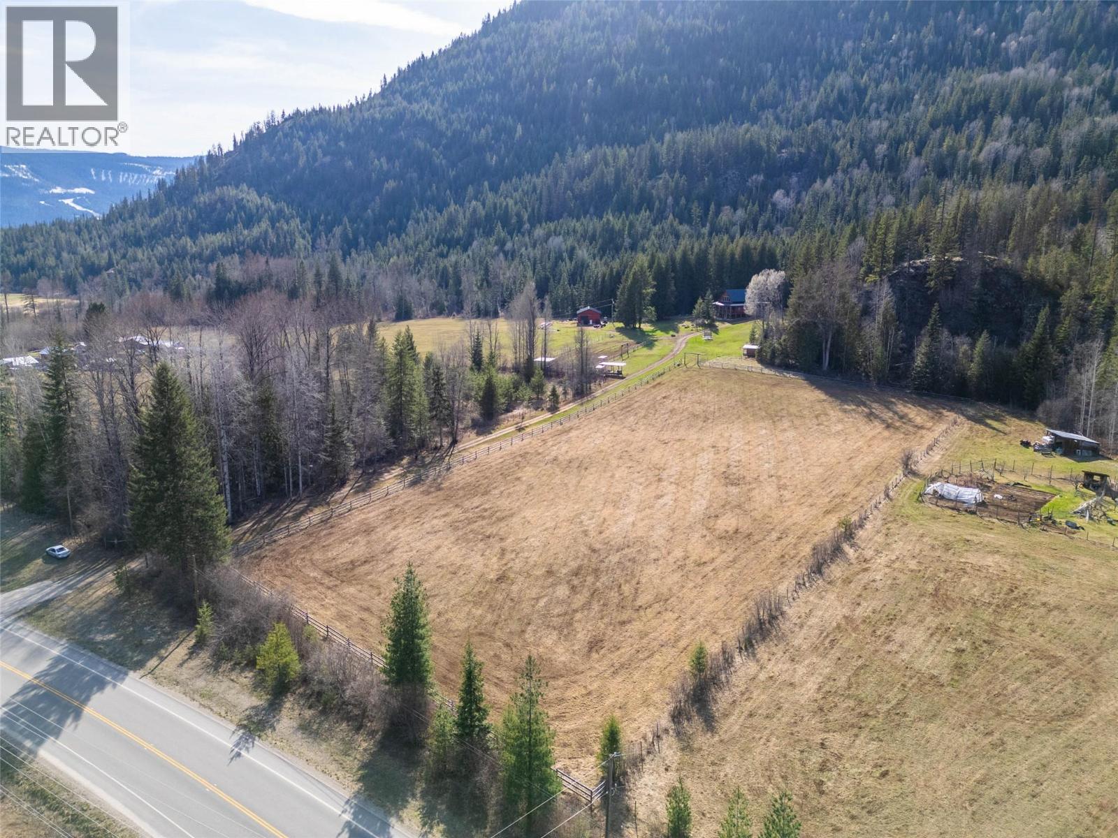 8774 6 Highway, Salmo