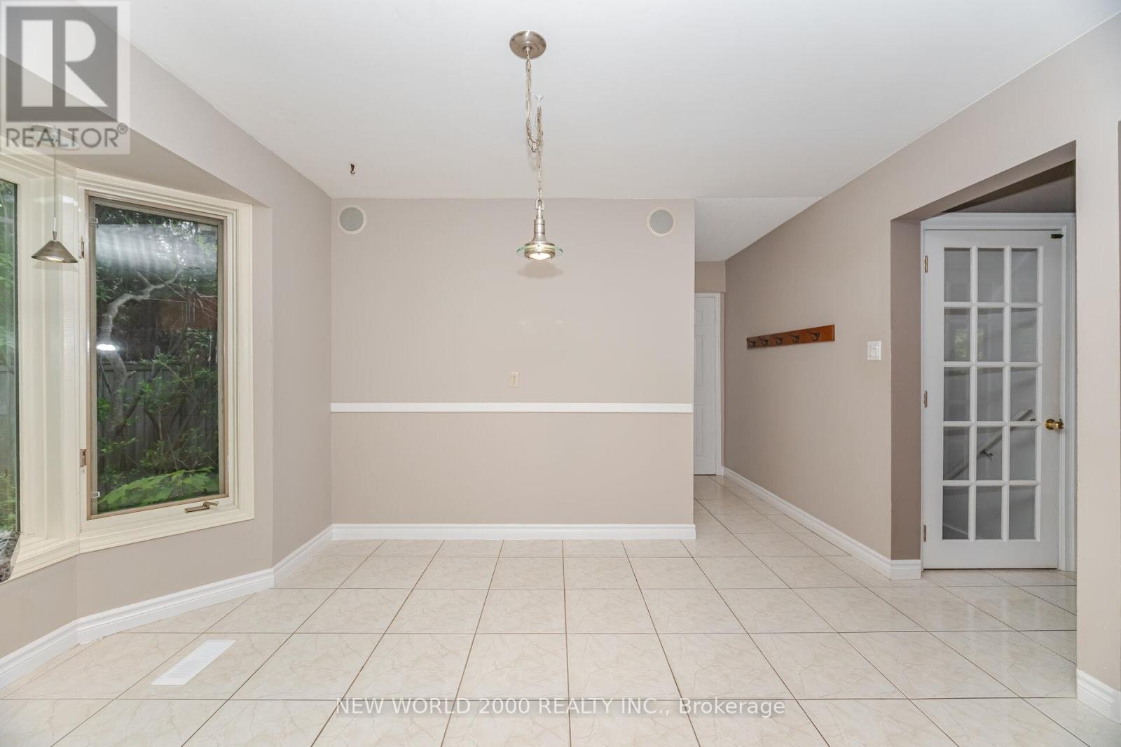Photo 7 of 254 Maidstone Court, Caledon ON