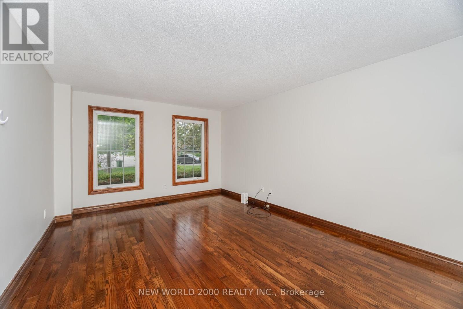 Photo 9 of 254 Maidstone Court, Caledon ON