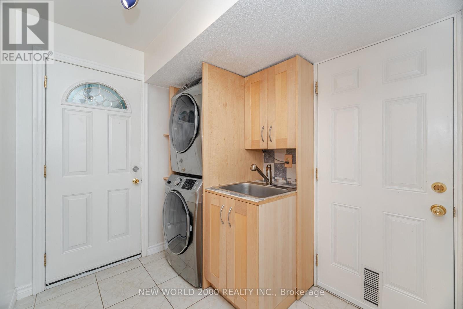 Photo 8 of 254 Maidstone Court, Caledon ON