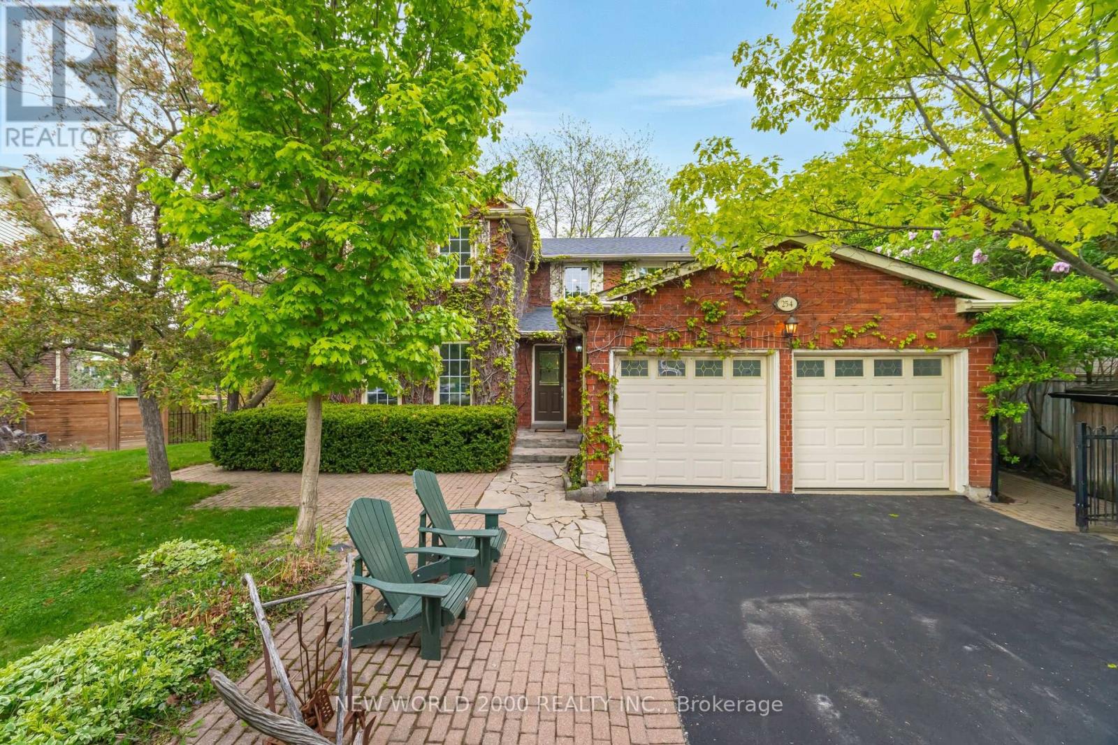 Photo 3 of 254 Maidstone Court, Caledon ON