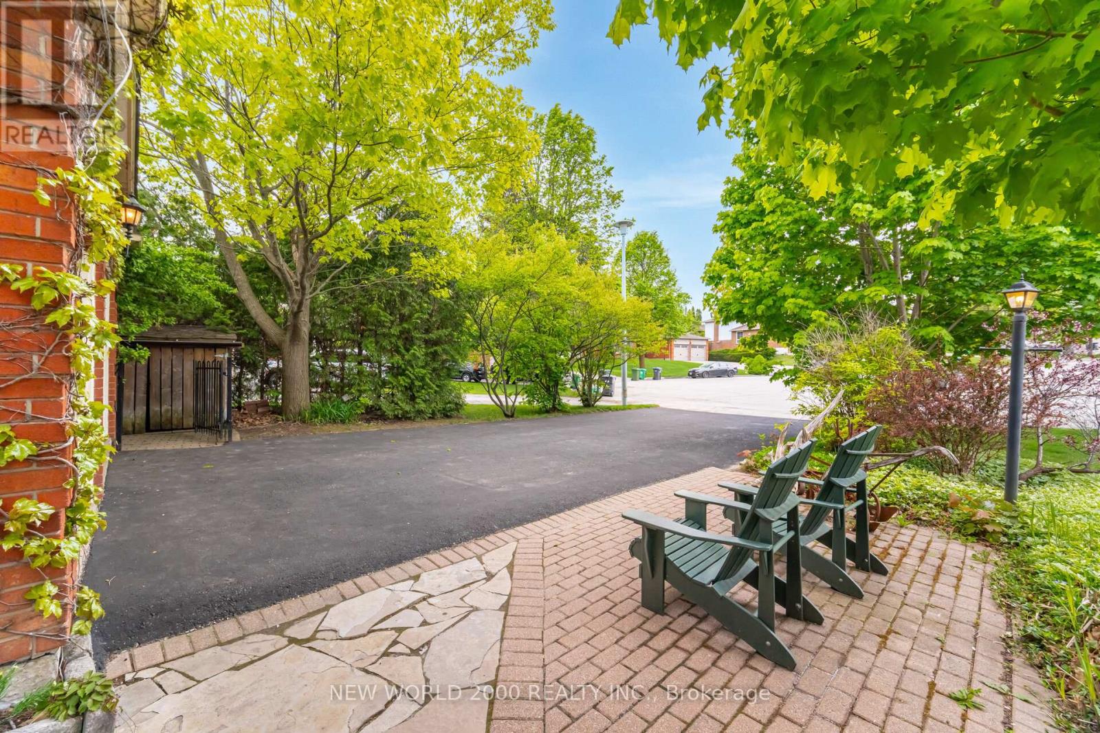 Photo 25 of 254 Maidstone Court, Caledon ON