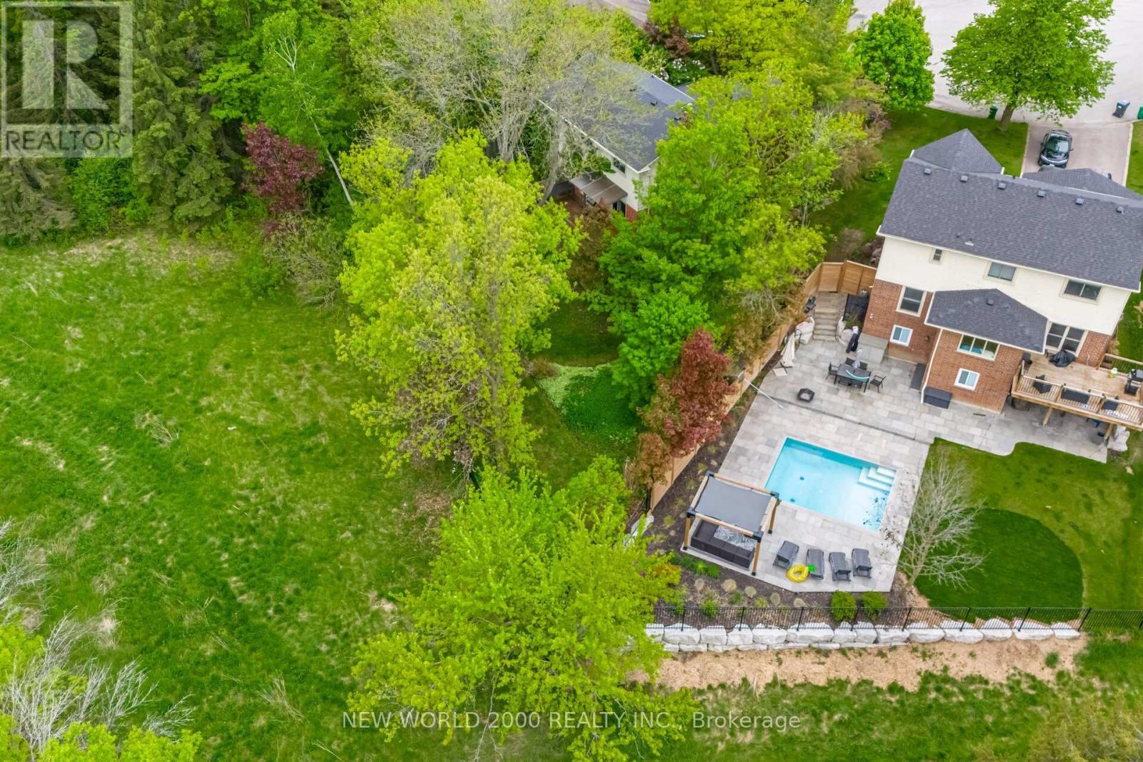 Photo 4 of 254 Maidstone Court, Caledon ON