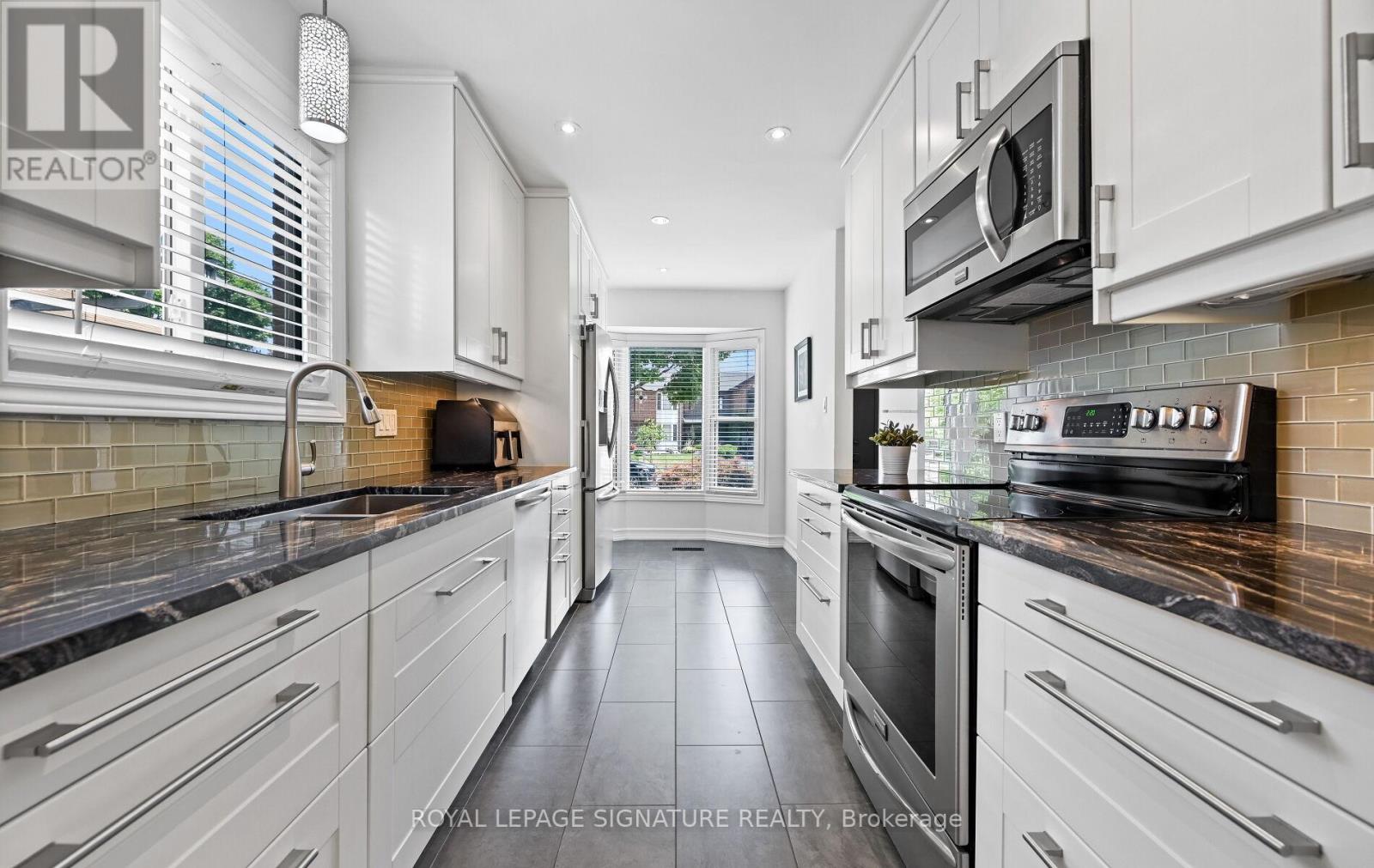 Photo 12 of 2048 Chrisdon Road, Burlington ON