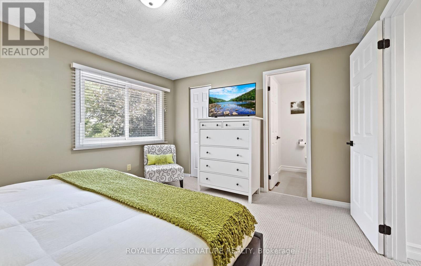 Photo 21 of 2048 Chrisdon Road, Burlington ON