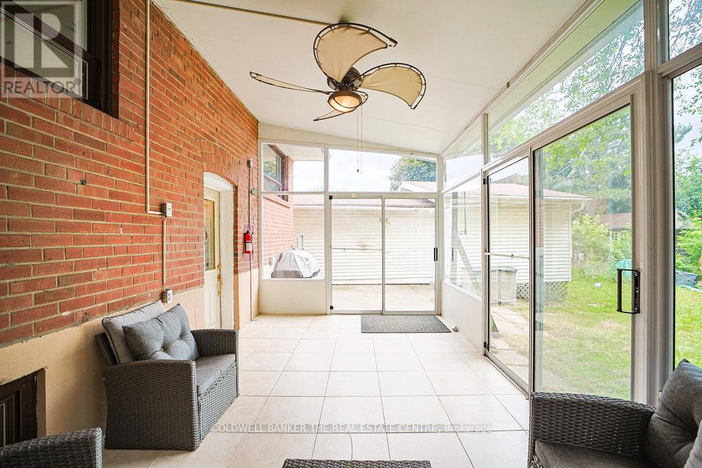 Photo 21 of 34 Crestview Avenue, Brampton ON
