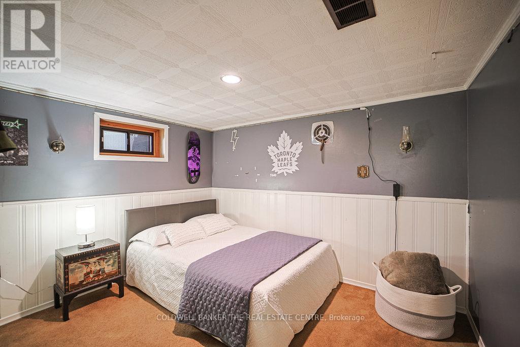 Photo 27 of 34 Crestview Avenue, Brampton ON