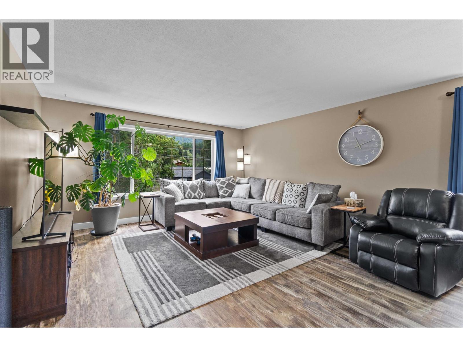 Photo 9 of 7191 52 Street Ne, Salmon Arm BC