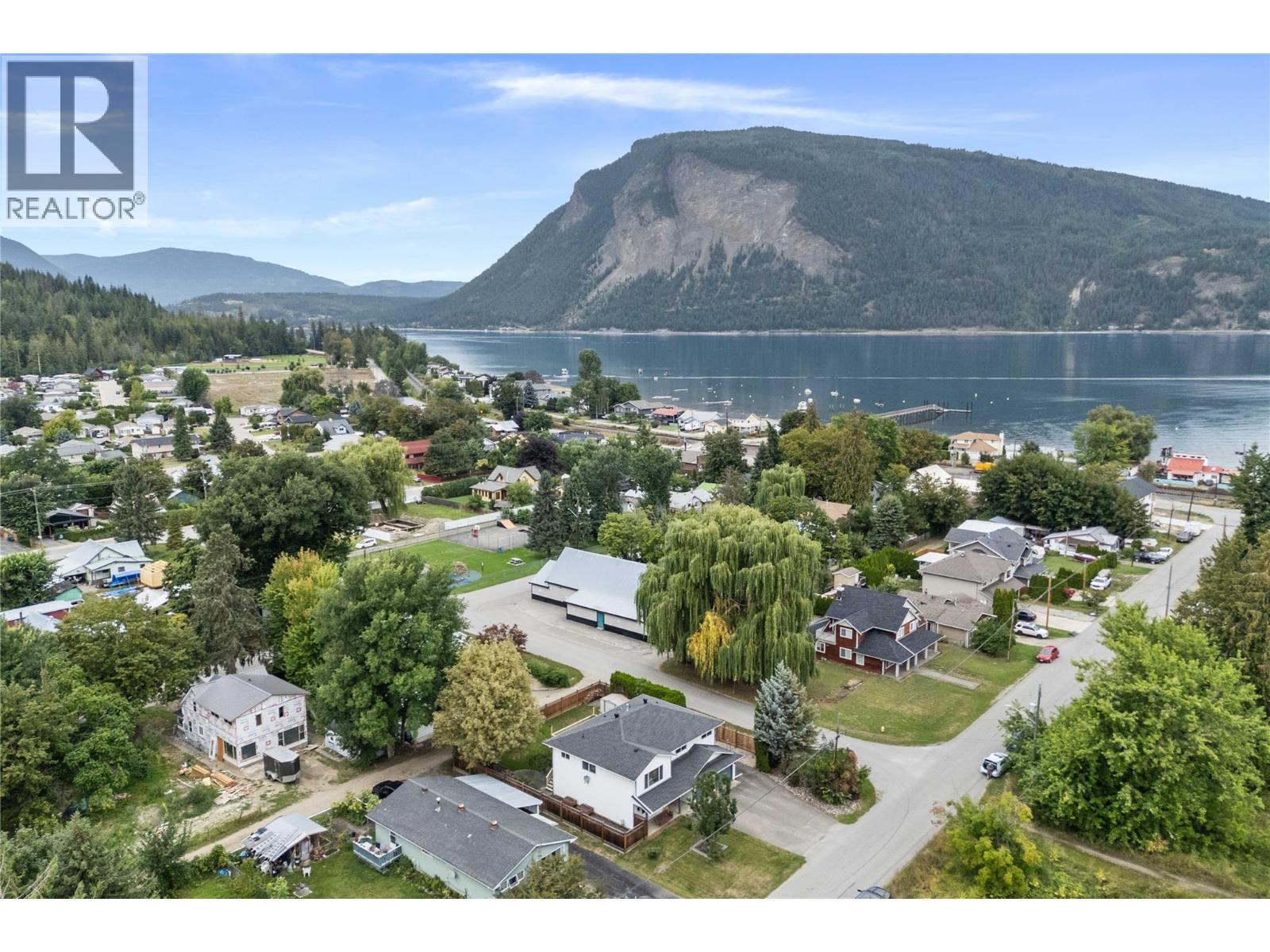 Photo 5 of 7191 52 Street Ne, Salmon Arm BC