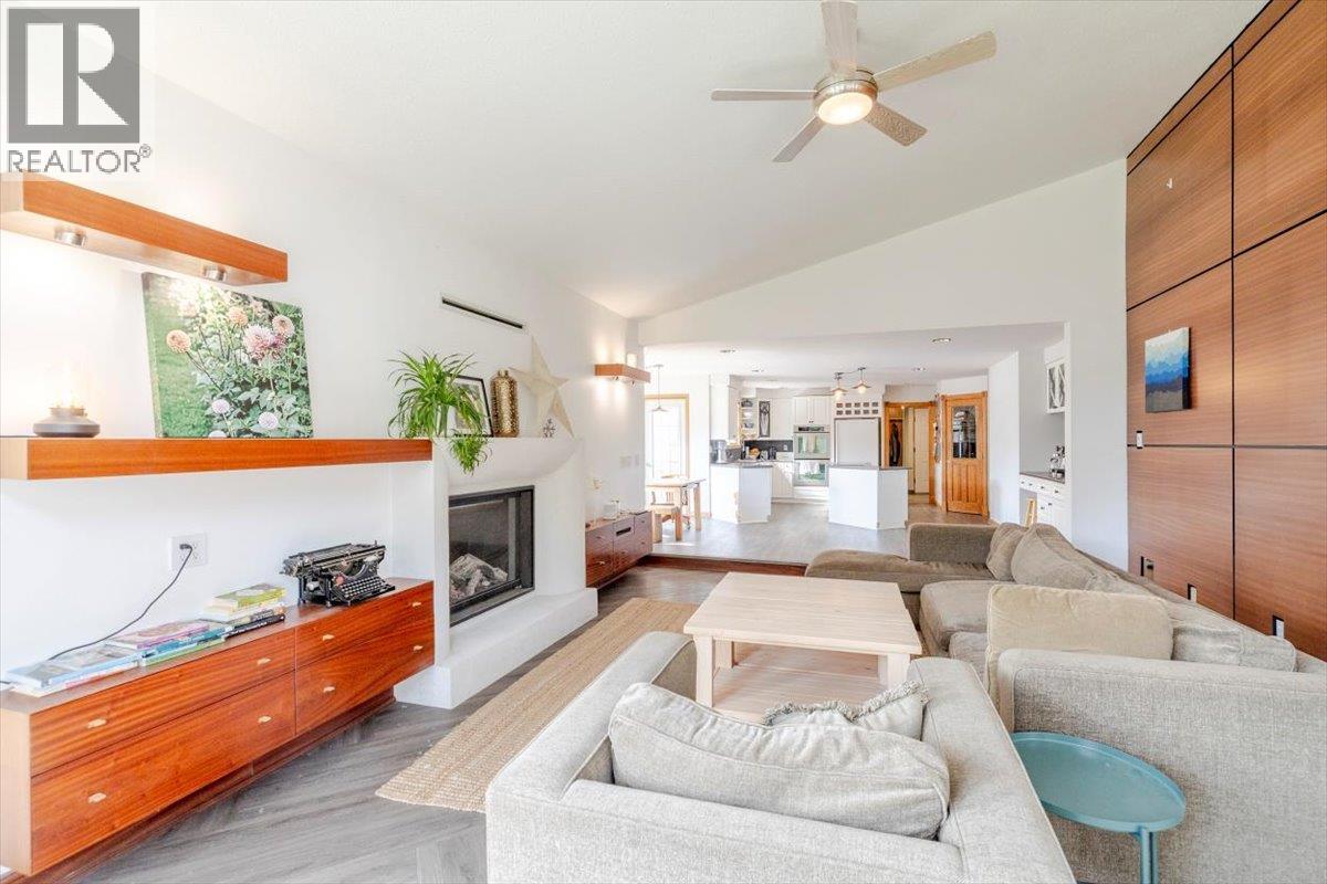 1102 12th Avenue, Fernie