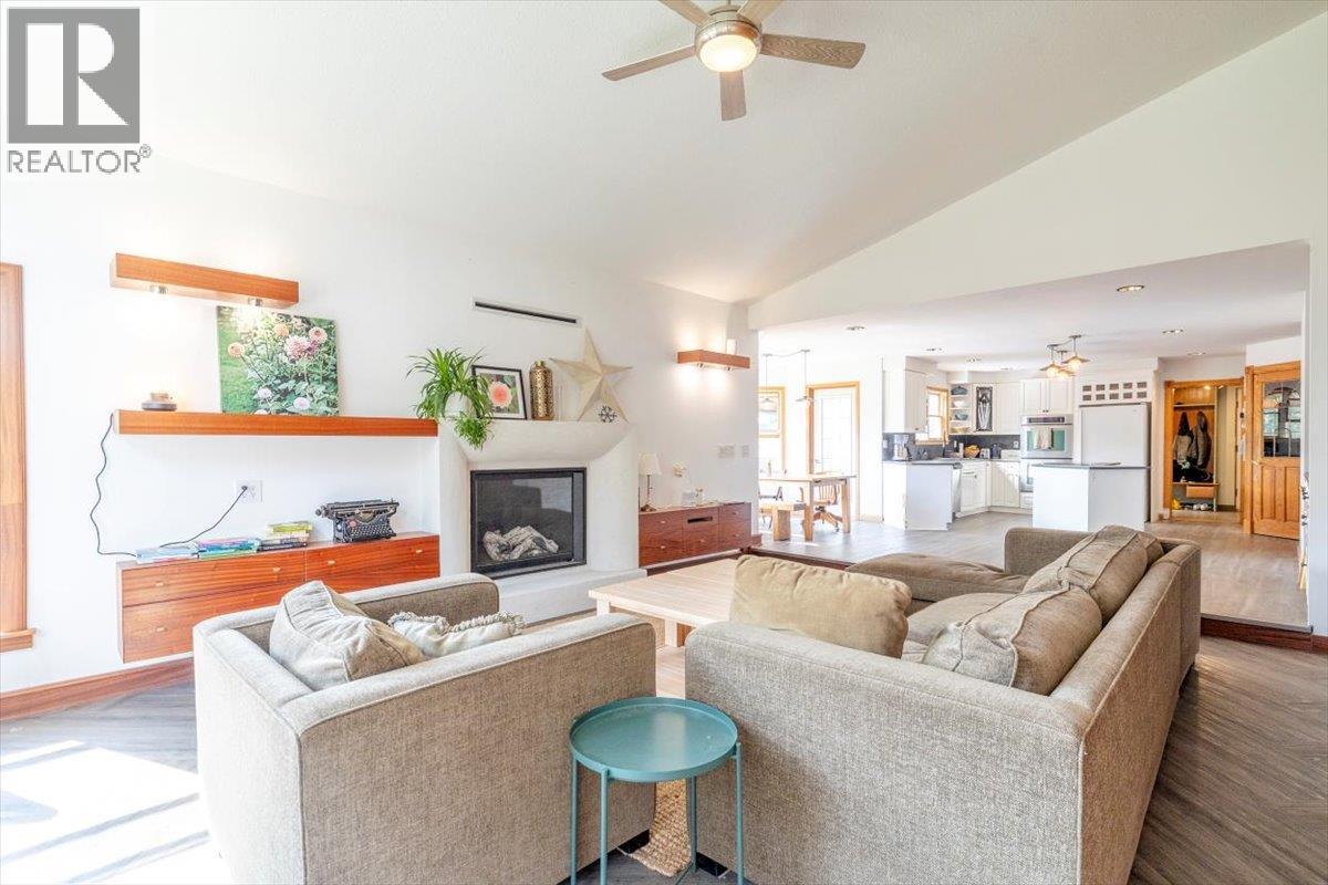 1102 12th Avenue, Fernie