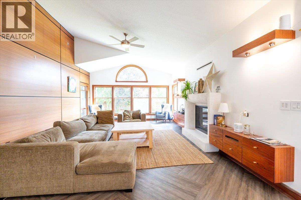 1102 12th Avenue, Fernie