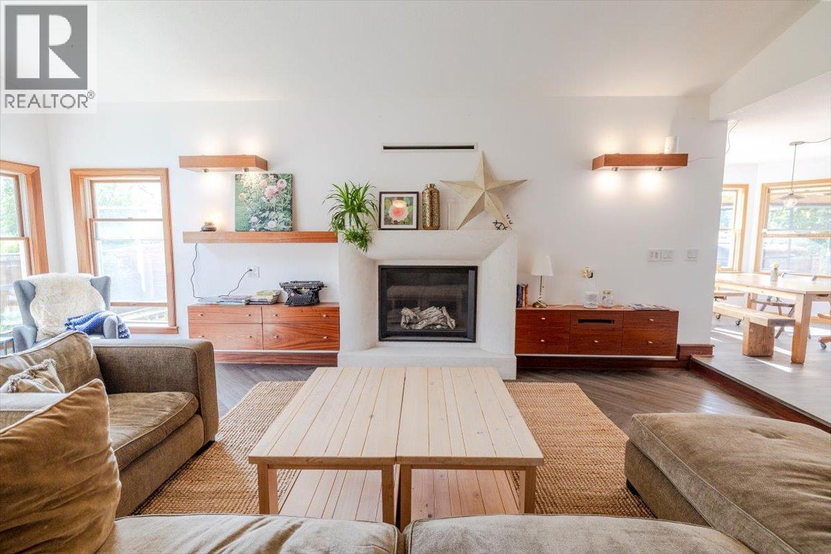 1102 12th Avenue, Fernie