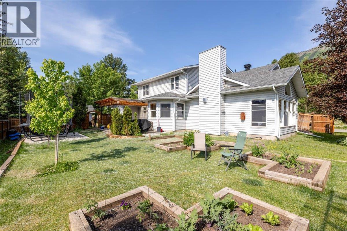 1102 12th Avenue, Fernie