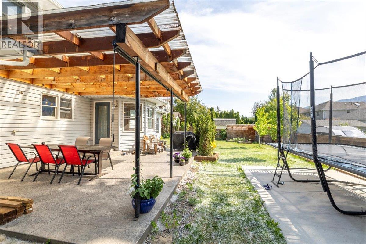 1102 12th Avenue, Fernie