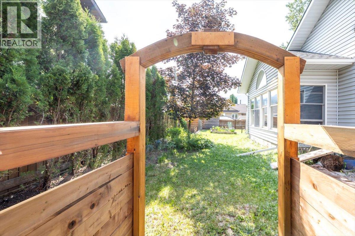 1102 12th Avenue, Fernie