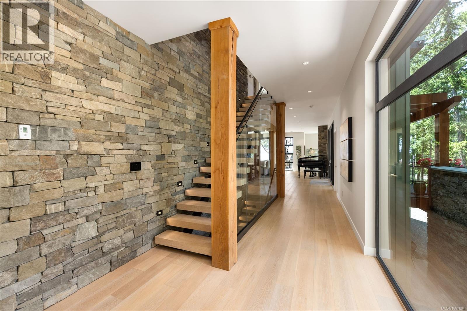 677 Taylor Bay Rd, Gabriola Island