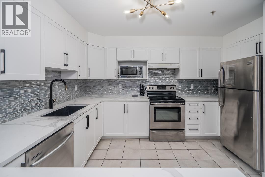 Photo 20 of 311 121 Shoreline Circle, Port Moody BC