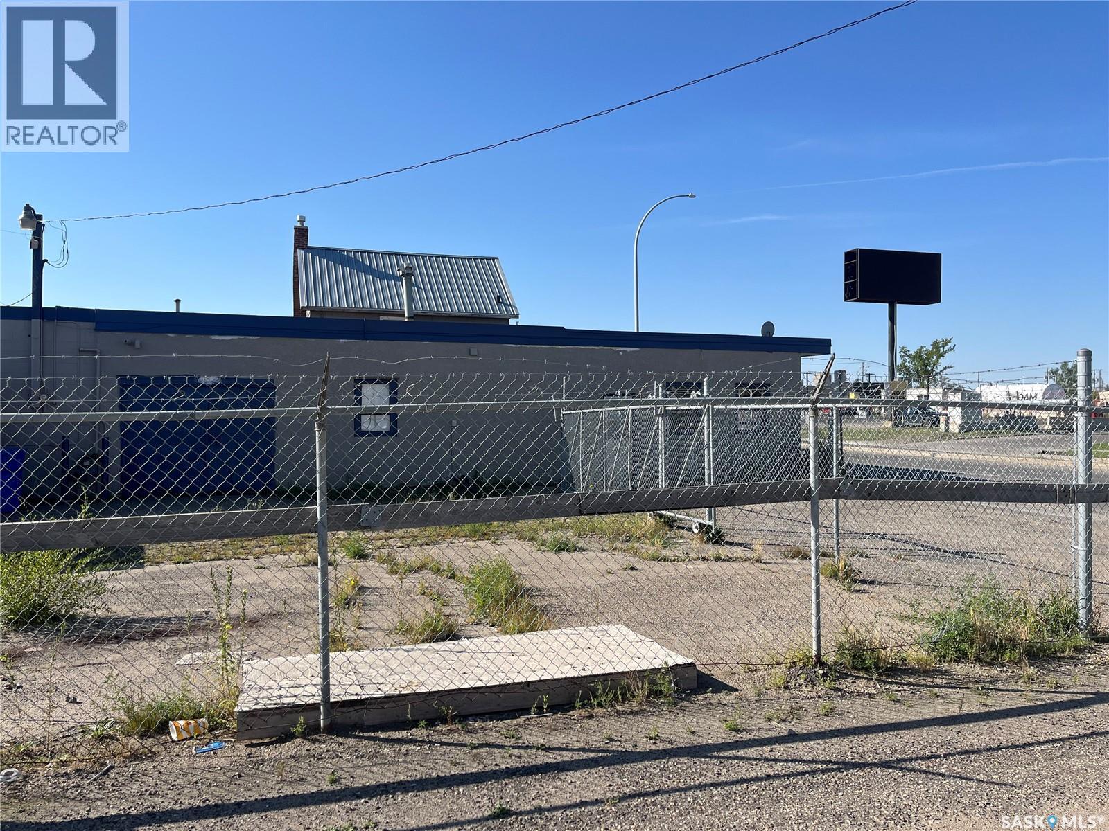 Photo 9 of 901 Winnipeg Street, Regina SK