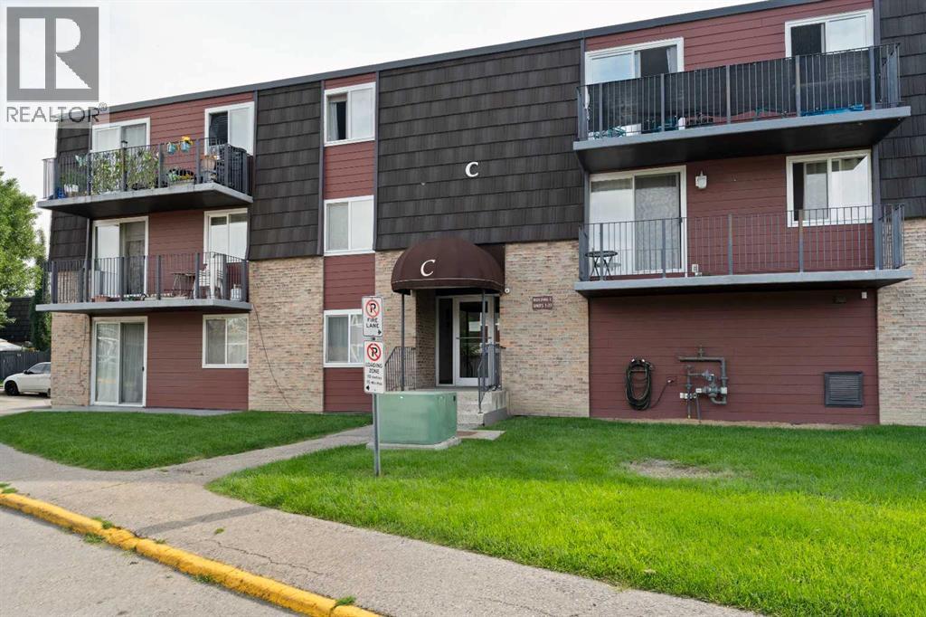 Single Family House for Sale in C  Galbraith Drive SW Glamorgan Calgary 