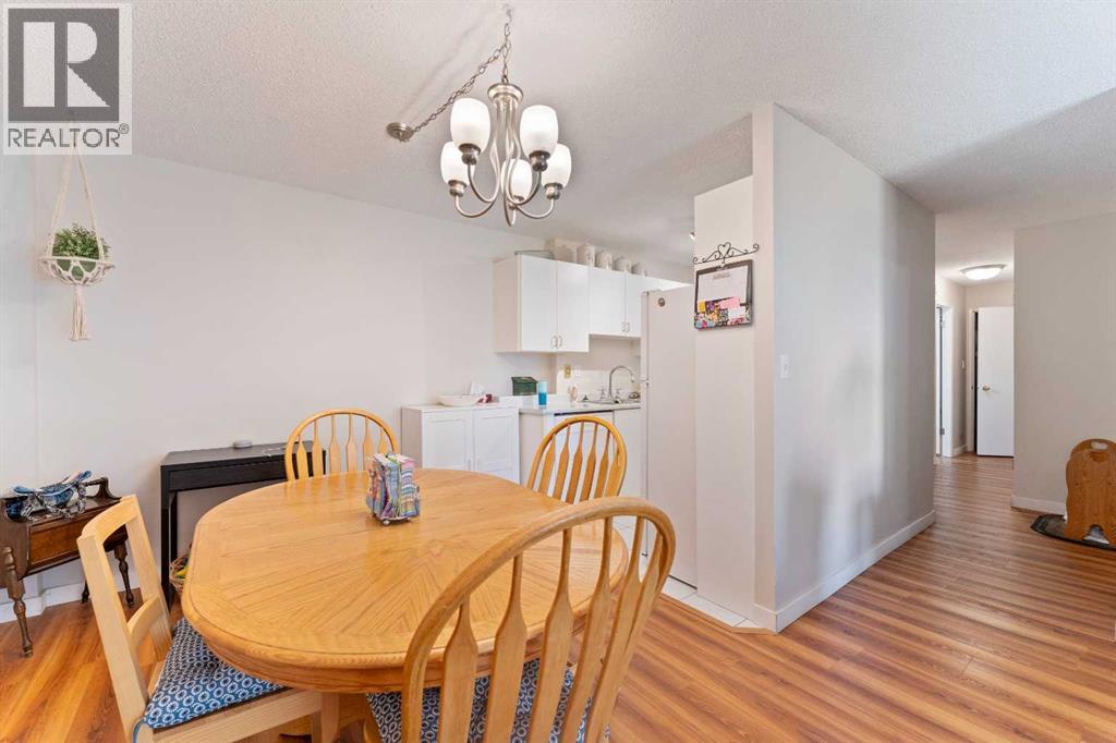 Single Family House for Sale in C  Galbraith Drive SW Glamorgan Calgary 