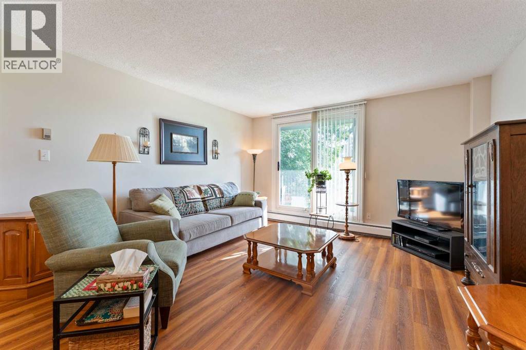 Single Family House for Sale in C  Galbraith Drive SW Glamorgan Calgary 
