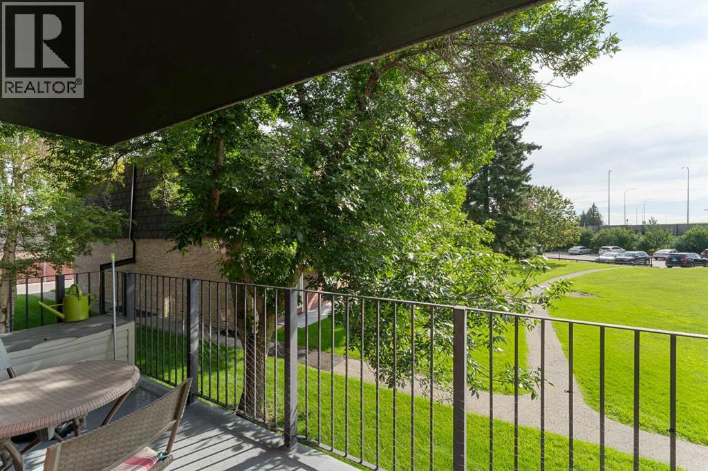 Single Family House for Sale in C  Galbraith Drive SW Glamorgan Calgary 