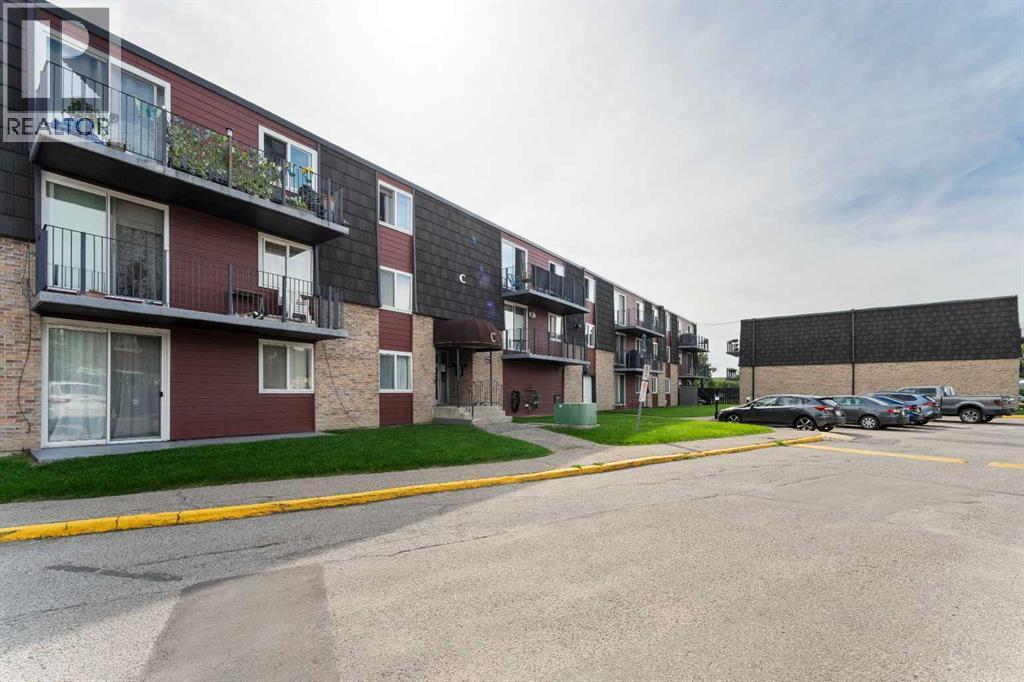 Single Family House for Sale in C  Galbraith Drive SW Glamorgan Calgary 