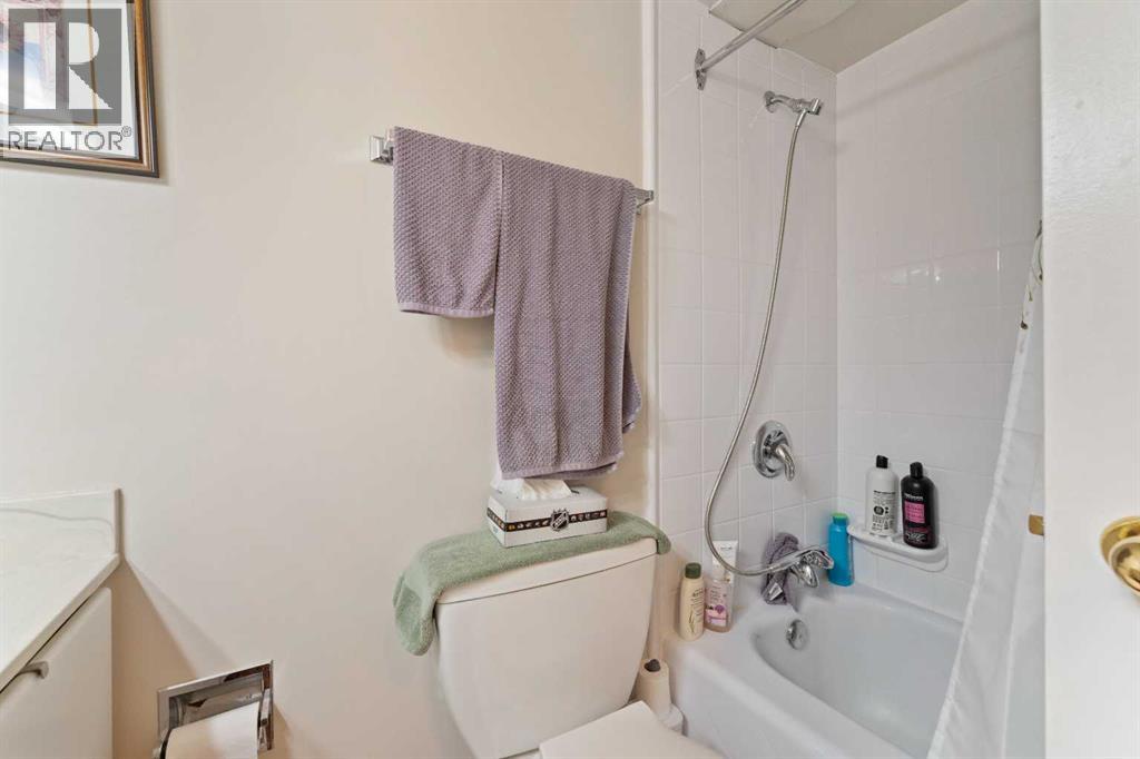Single Family House for Sale in C  Galbraith Drive SW Glamorgan Calgary 