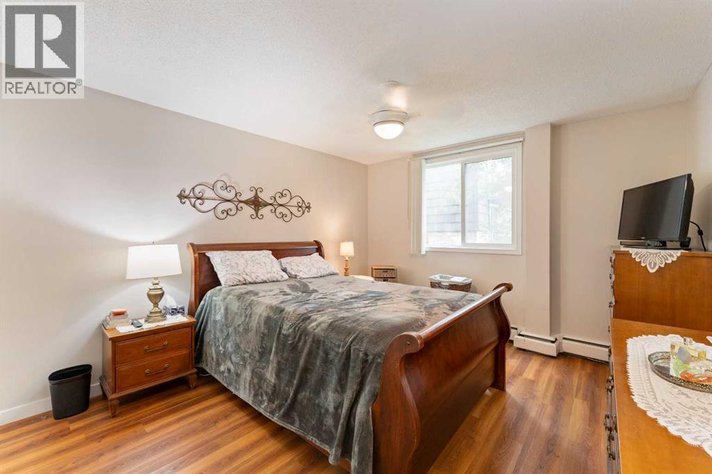 Single Family House for Sale in C  Galbraith Drive SW Glamorgan Calgary 