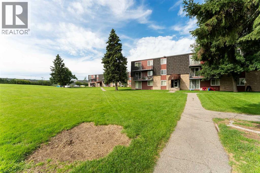 Single Family House for Sale in C  Galbraith Drive SW Glamorgan Calgary 