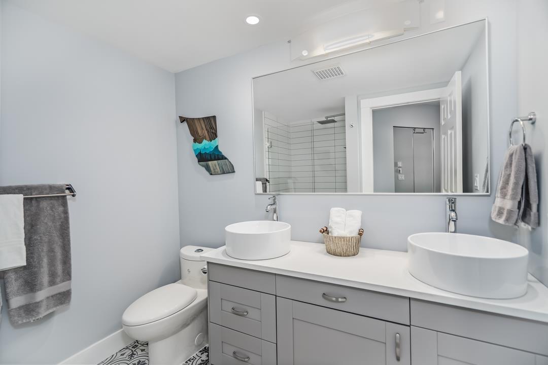 Photo 11 of 305 15241 18 Avenue, Surrey BC