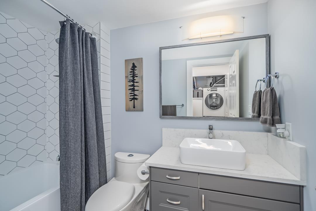 Photo 15 of 305 15241 18 Avenue, Surrey BC