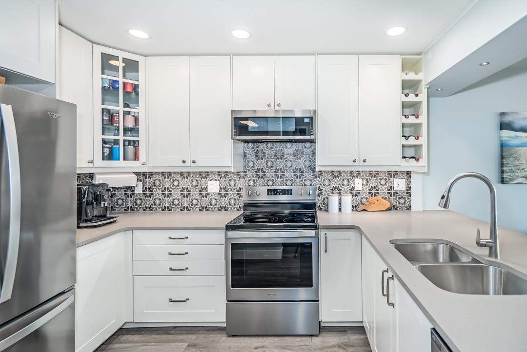 Photo 17 of 305 15241 18 Avenue, Surrey BC