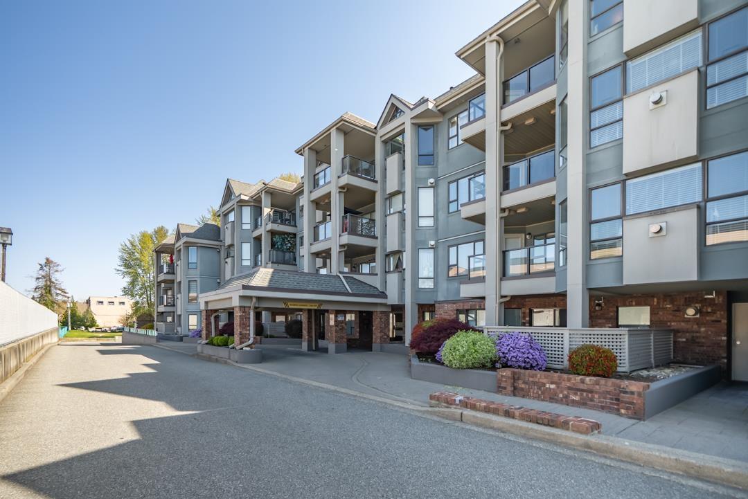 Photo 5 of 305 15241 18 Avenue, Surrey BC