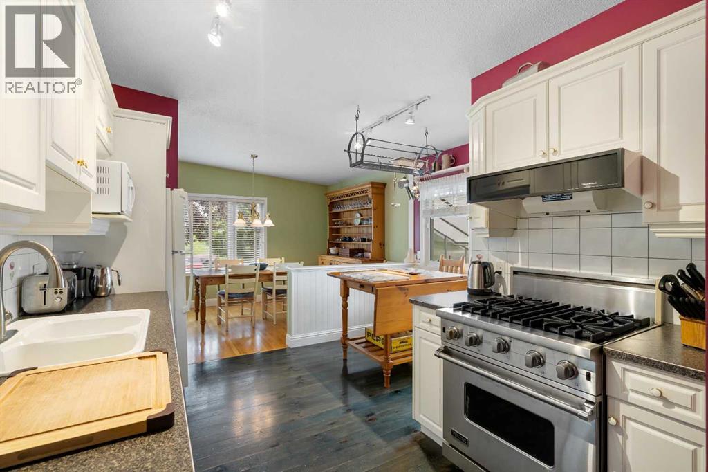 Photo 11 of 4440 Brentwood Green Nw, Calgary AB