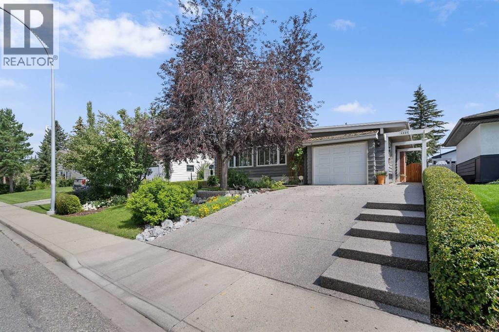 Photo 19 of 4440 Brentwood Green Nw, Calgary AB