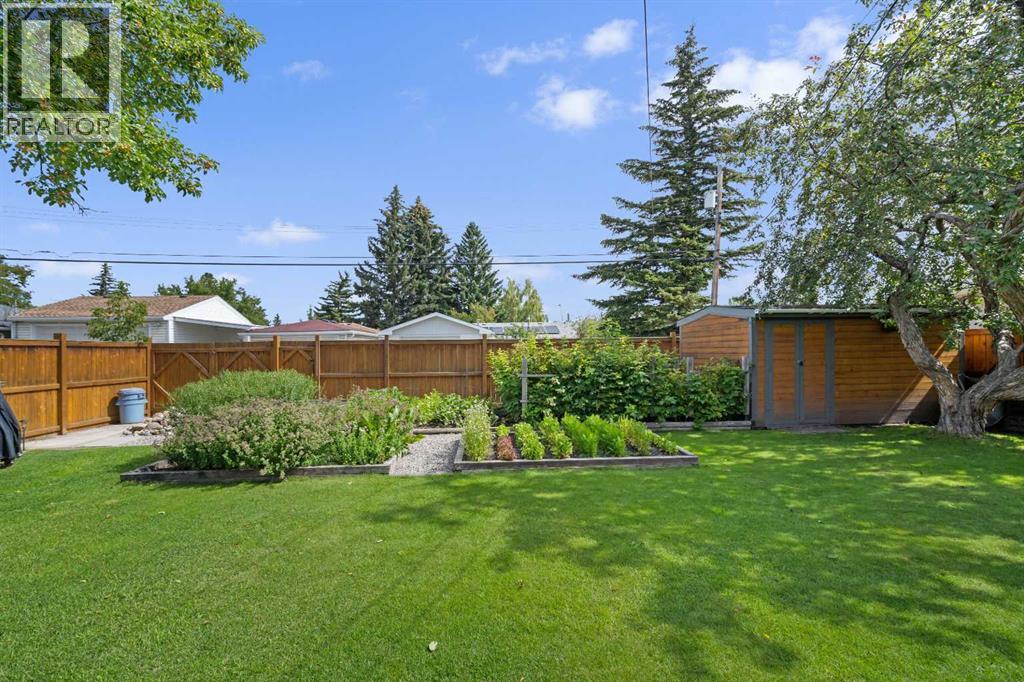 Photo 12 of 4440 Brentwood Green Nw, Calgary AB