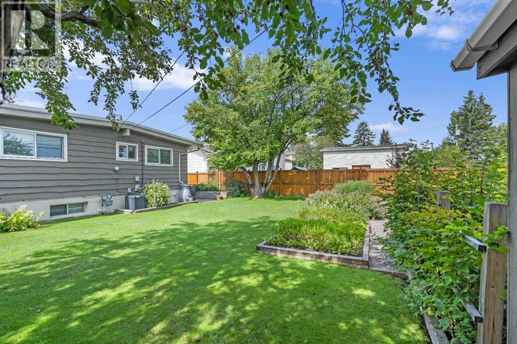 Photo 27 of 4440 Brentwood Green Nw, Calgary AB