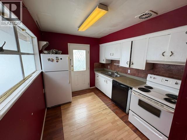 Photo 4 of 4204 Venables Street, Burnaby BC