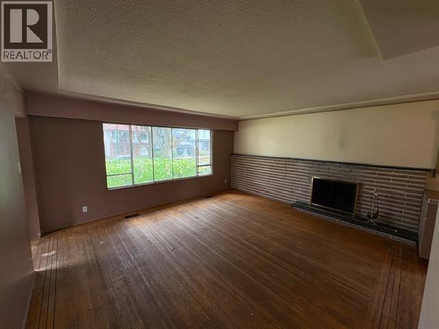 Photo 2 of 4204 Venables Street, Burnaby BC