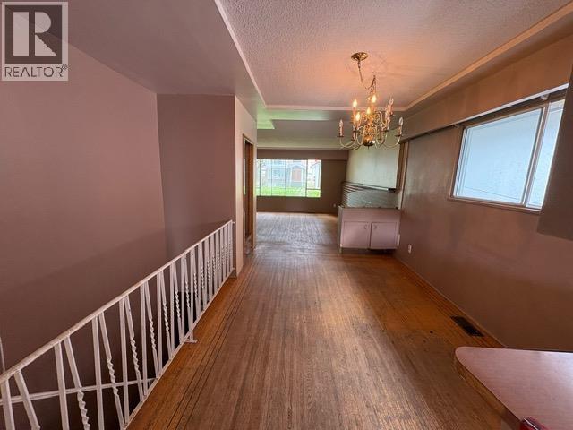 Photo 3 of 4204 Venables Street, Burnaby BC