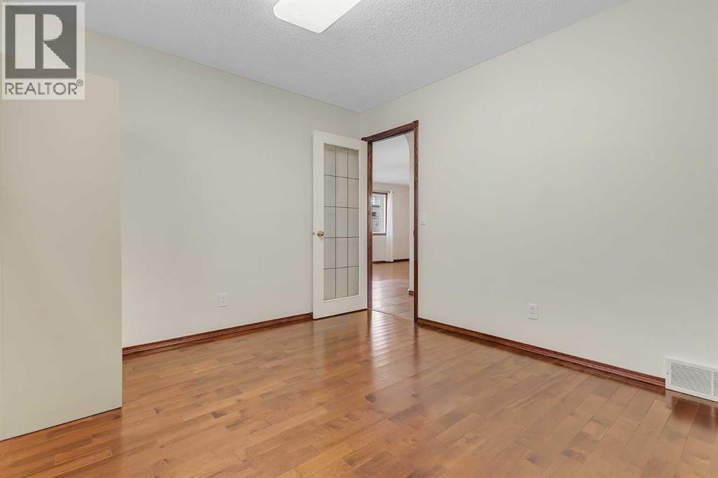 Photo 16 of 62 Arbour Wood Crescent Nw, Calgary AB