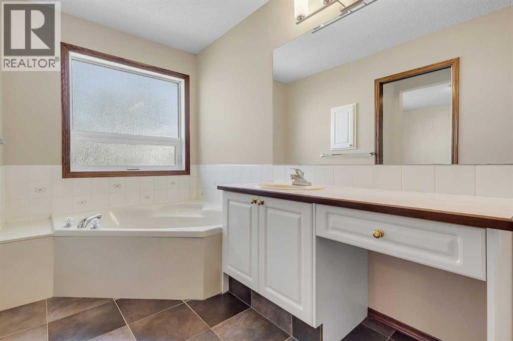 Photo 29 of 62 Arbour Wood Crescent Nw, Calgary AB